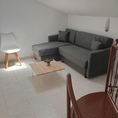 Apartments Gregory & George Hanioti Bagian luar foto