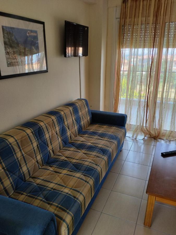 Apartments Gregory & George Hanioti Bagian luar foto